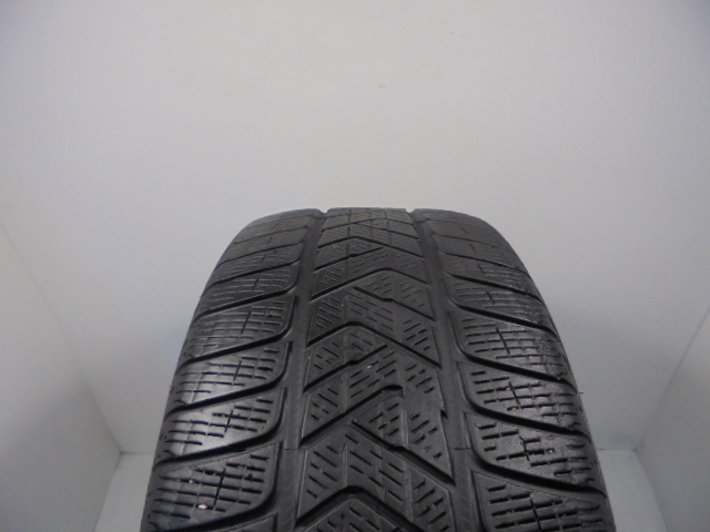 Pirelli Scorpion Winter gumiabroncs