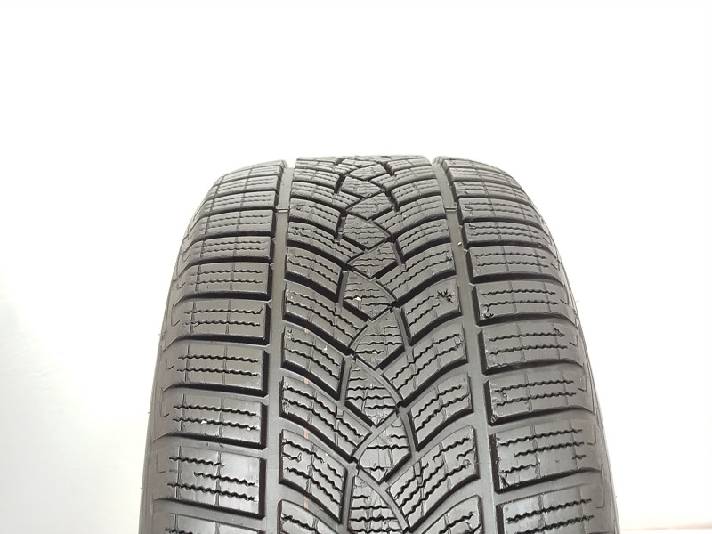 Goodyear Ultragrip gumiabroncs