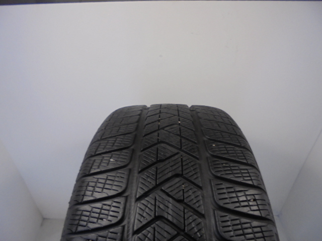 Pirelli Scorpion Winter gumiabroncs